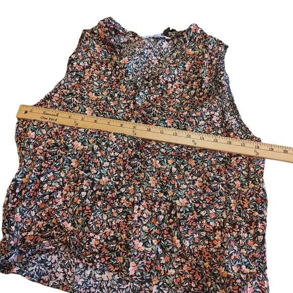 BB Dakota Steve Madden Floral Color Black Sleeveless Blouse Size Medium M Light - Picture 7 of 8